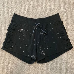 Lululemon Shorts Reversible Black/Silver Flecks and Solid Black Size 6